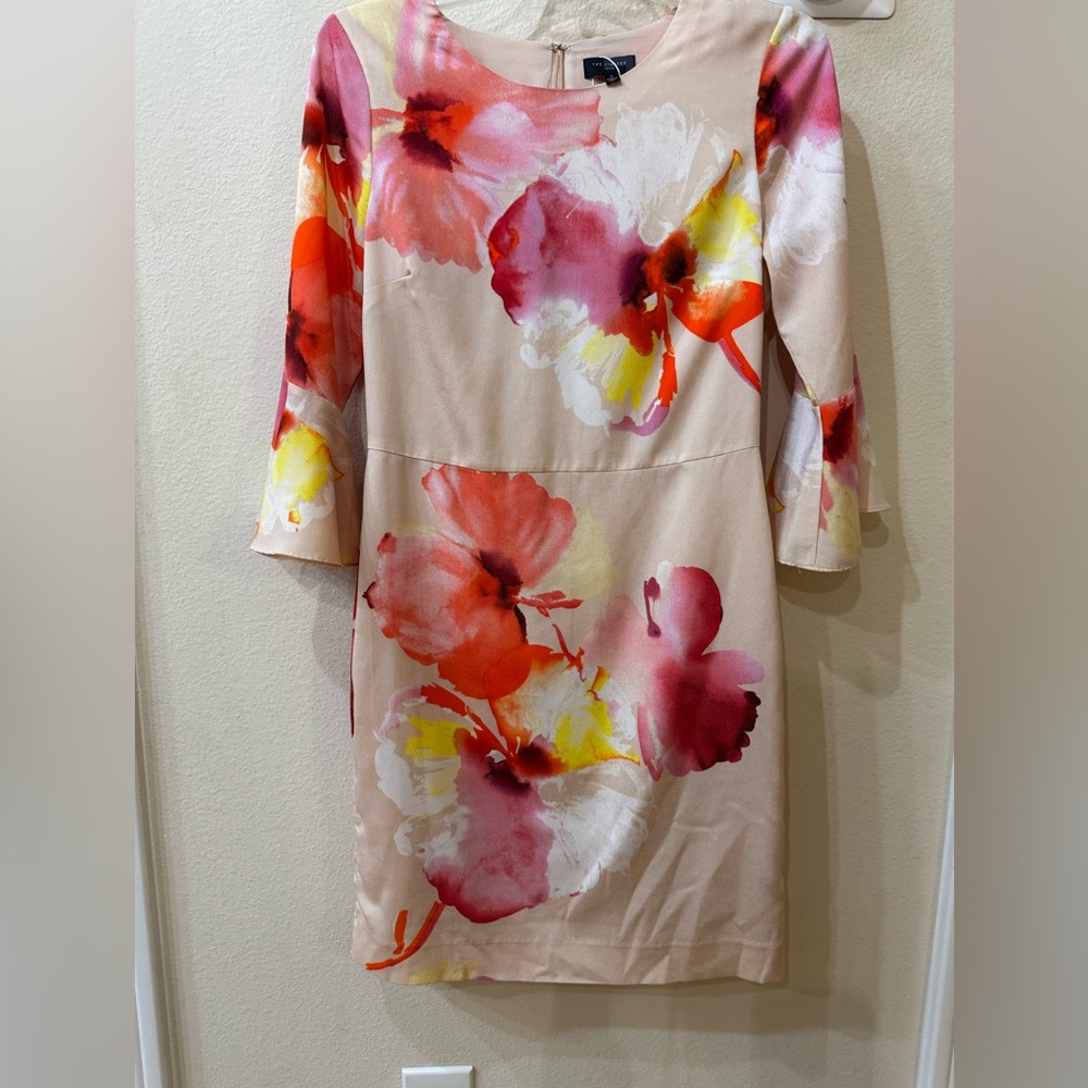 THE LIMITED Beautiful Pink Floral Long Sleeve Dress, Bell sleeves, SIZE 4 Petite